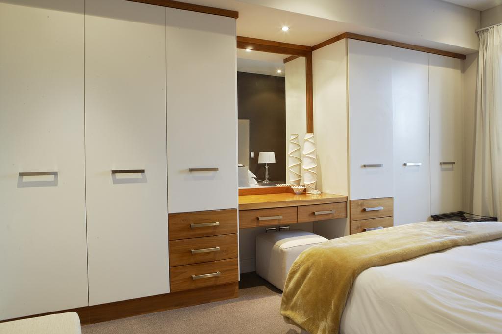 Marine Square Luxury Suites Hermanus Exterior foto