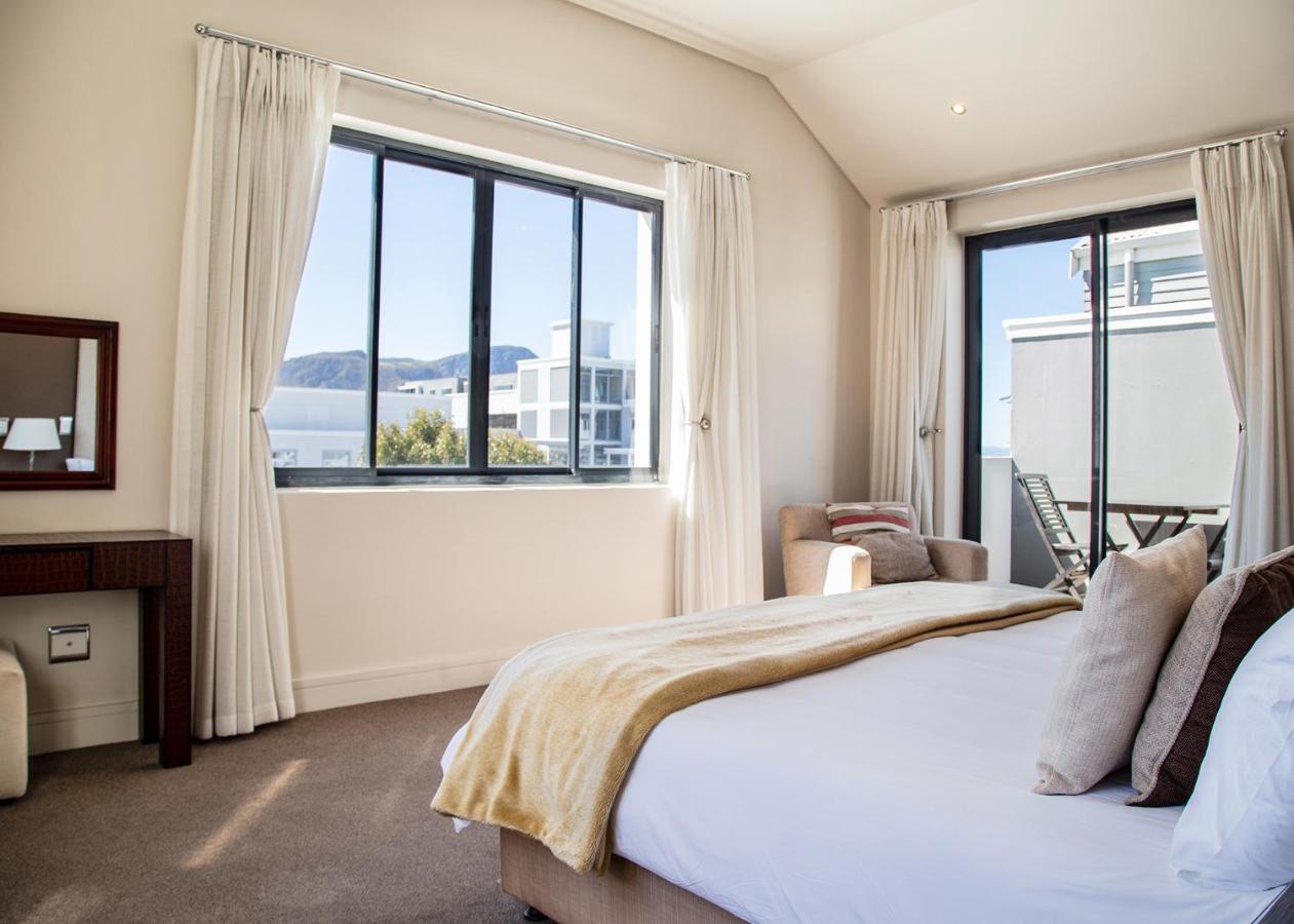 Marine Square Luxury Suites Hermanus Exterior foto